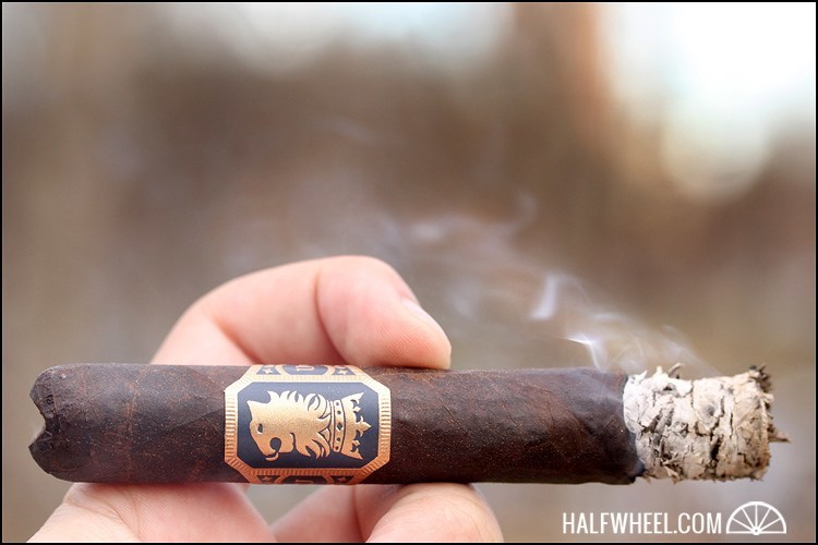 皇冠下 UNDERCROWN CORONA ¡VIVA!