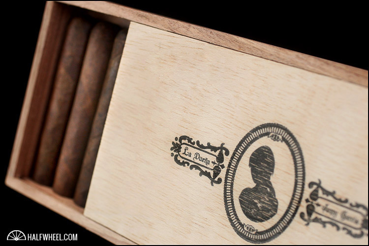 La Dueña Petit Robusto Box 2