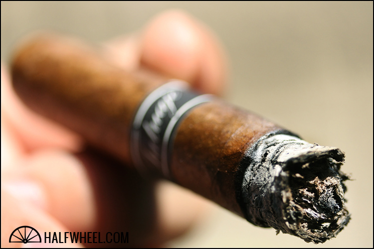 塔图阿赫黑标 长矛 - TATUAJE BLACK LABEL LANCERO